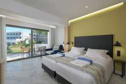 N._Superior_Family_room_G.V_1