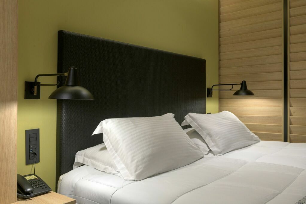 N._Superior_Family_Room_G.V_2